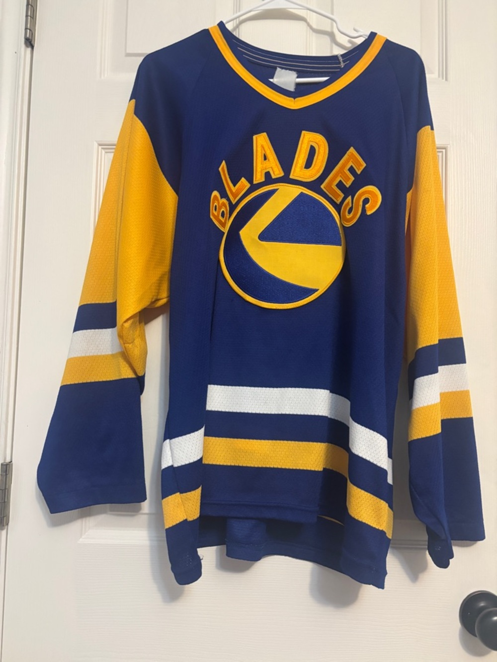 CCM Saskatoon Blades Hockey Jersey in Blue and Yellow whl men’s L to XL